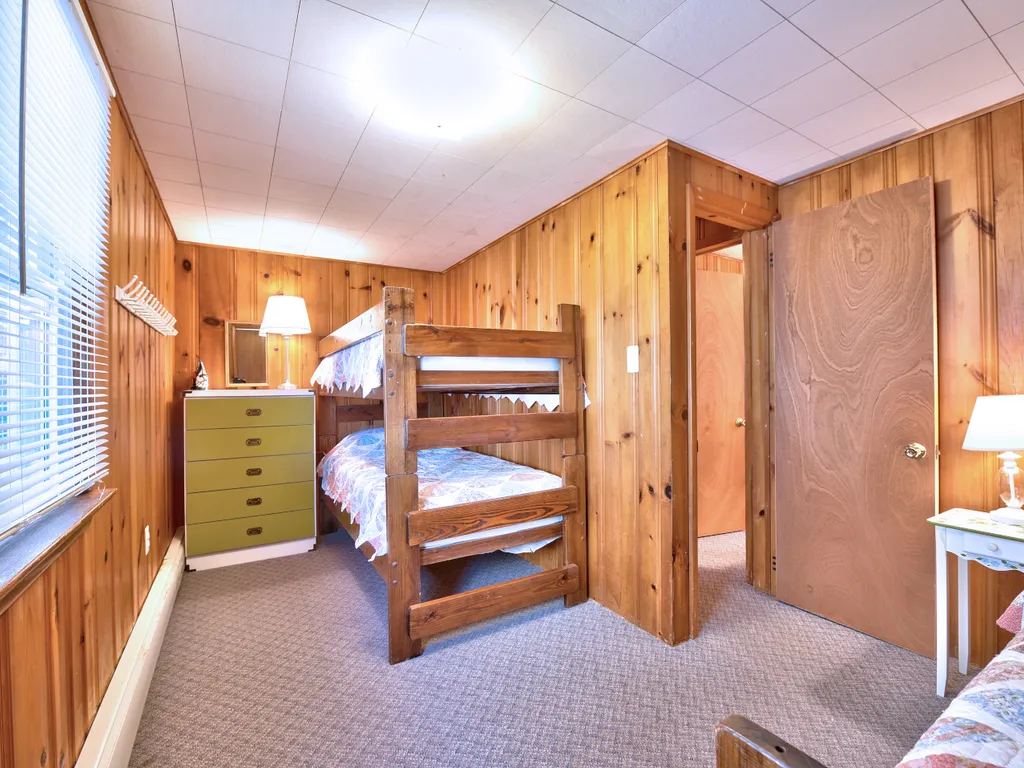 Second bedroom