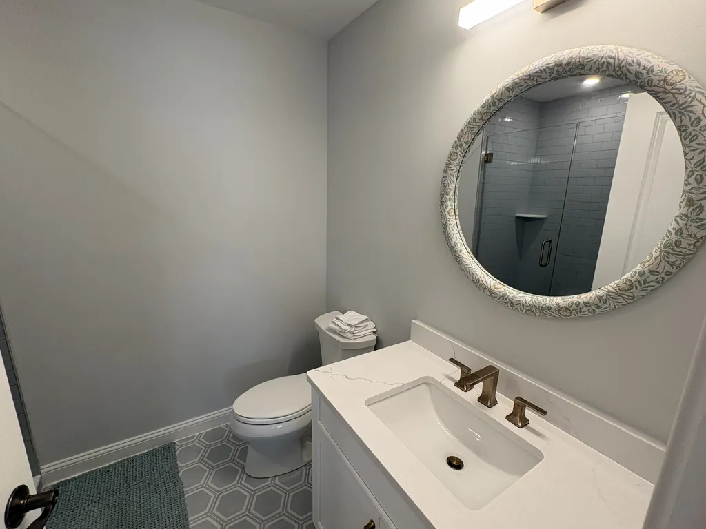1st floor BR bath