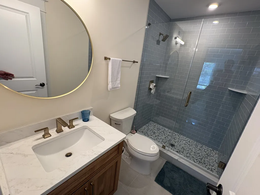 2nd Floor Bathroom 2