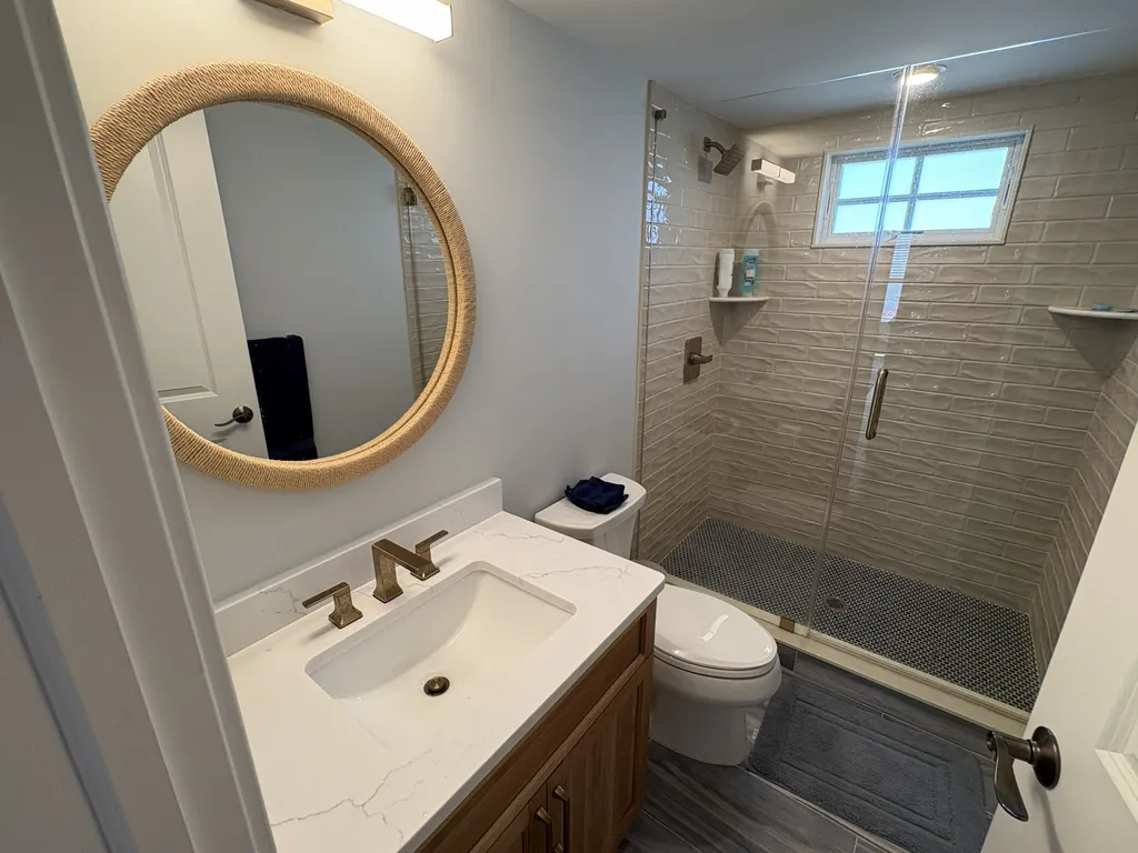 1st Floor Hall Bath