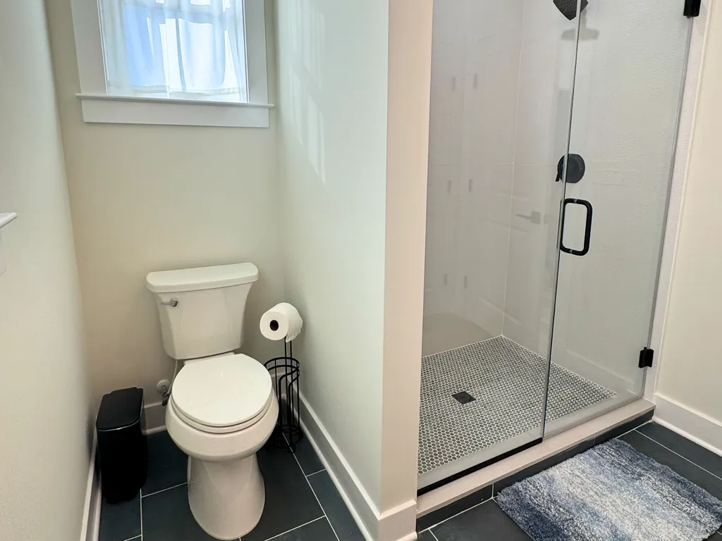 King Bath/Shower