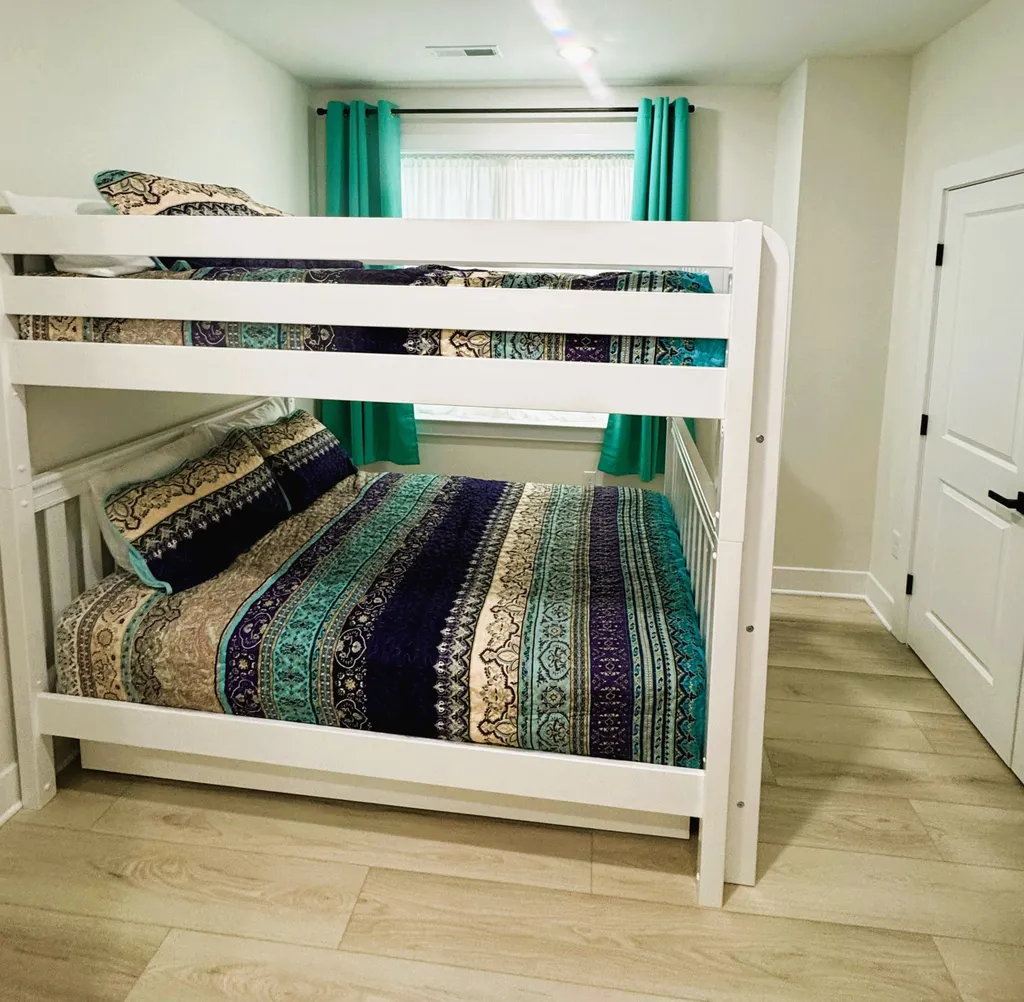 Queen Bunks