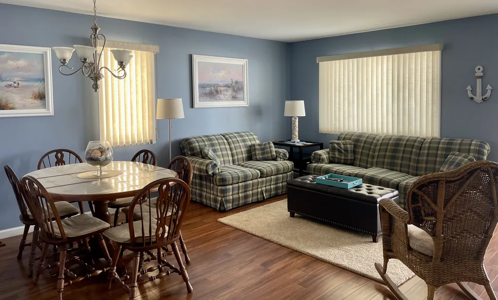 large living/dining area