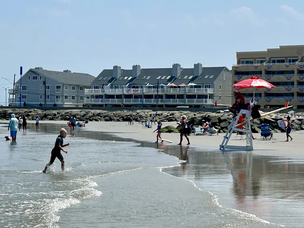 lifeguard-protected free beach