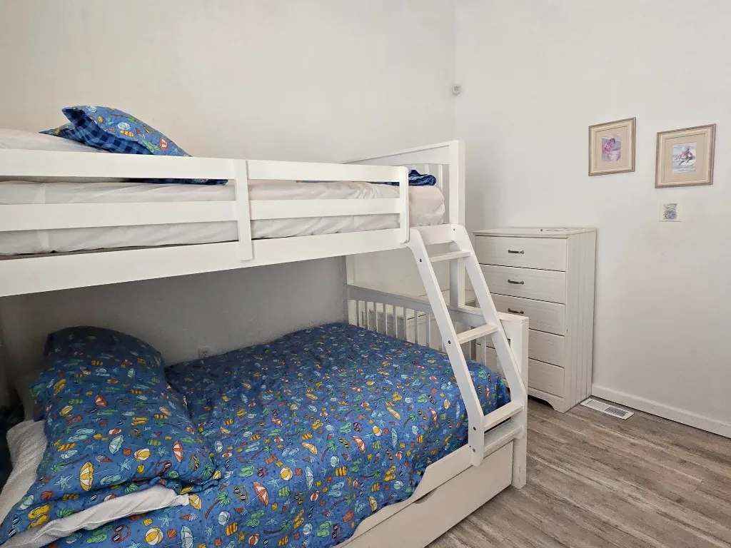 bunk bed with trundle