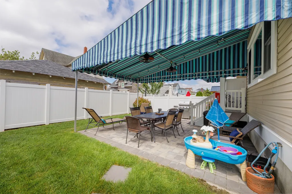 OUTDOOR COVERED PATIO