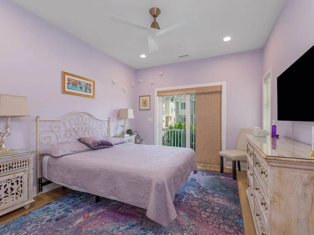 1ST. FL. BDRM., FULL BATH, QUEEN BED &amp;amp; BALCONY