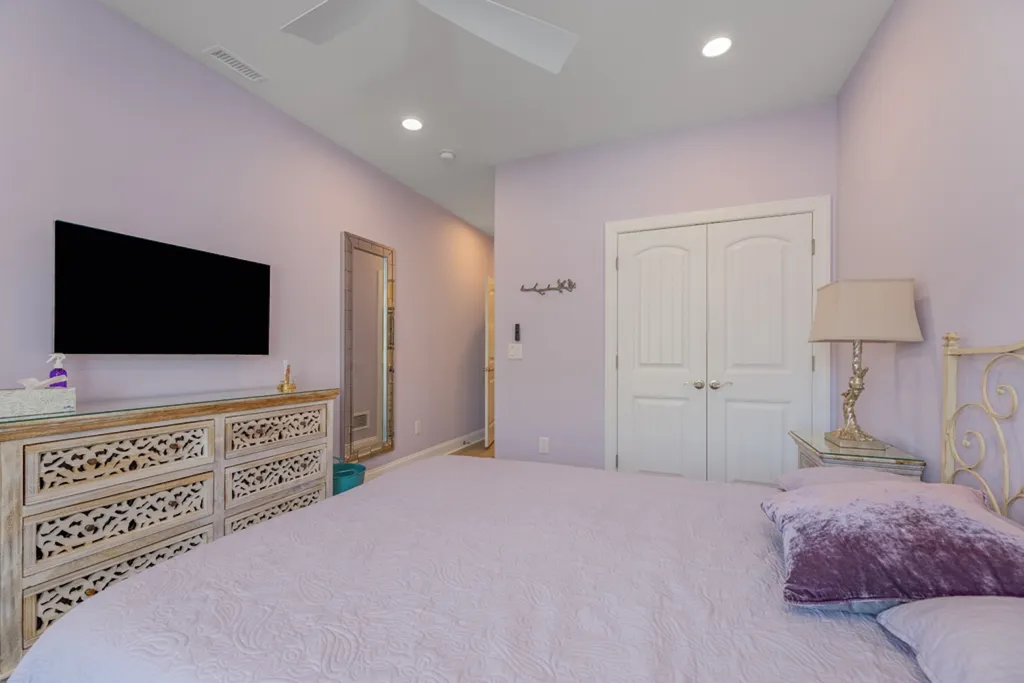 1ST FL. BDRM.