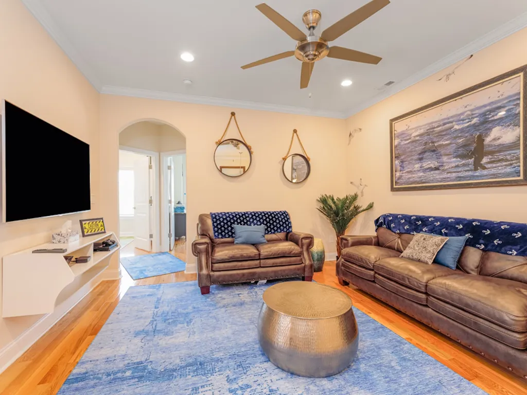 2ND FL. FAMILY RM. WITH PULLOUT QUEEN BED/TV