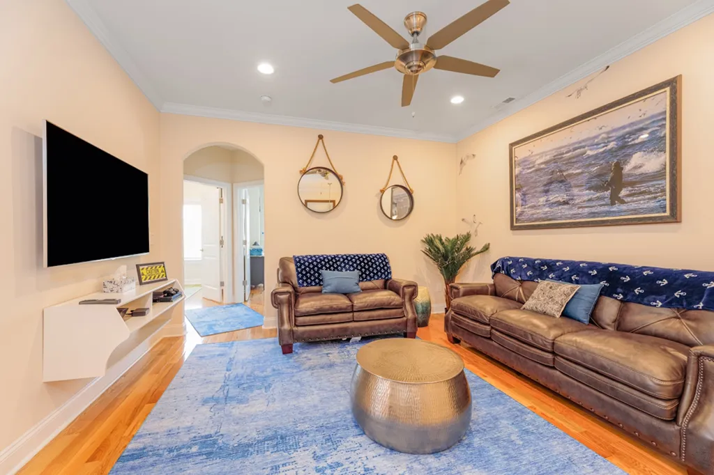 2ND FL. FAMILY RM. WITH PULLOUT QUEEN BED/TV