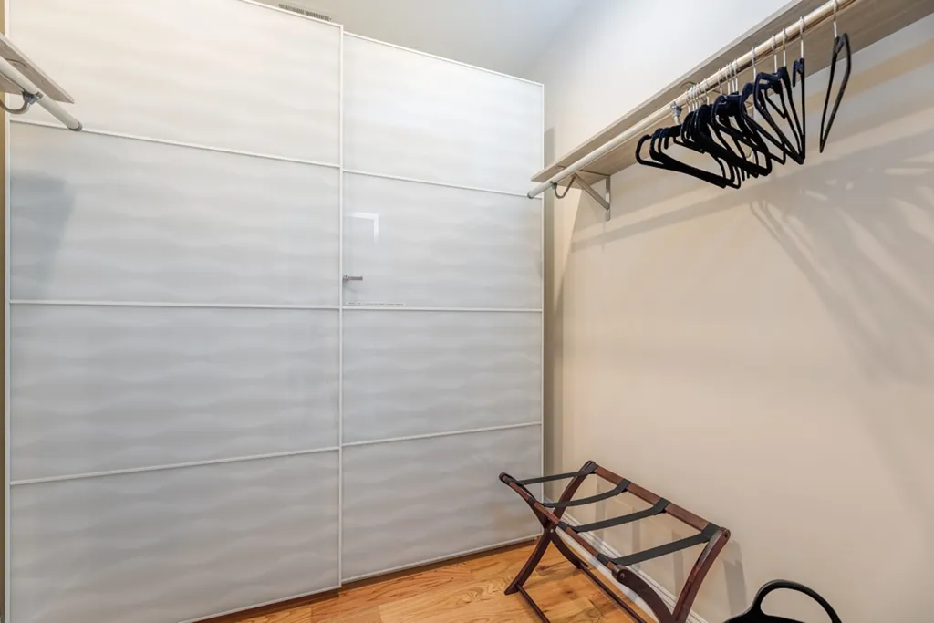 MASTER BDRM. CLOSET