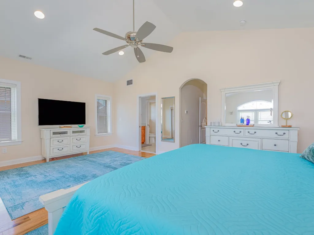2ND FL. BDRM. FULL BATH WITH DUAL SHOWERHEADS AND BALCONY
