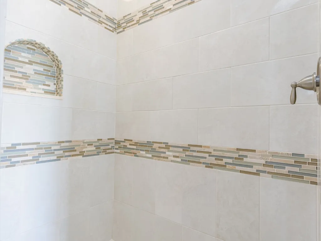 2ND FL. MAIN BATH WITH DUAL SHOWERHEADS