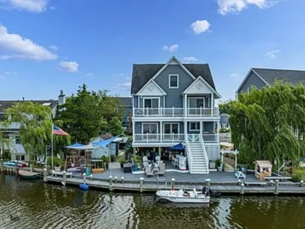 Bird and Sail! Secluded Nature's Nest by the Dock!
