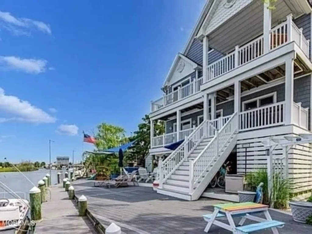 Private dock