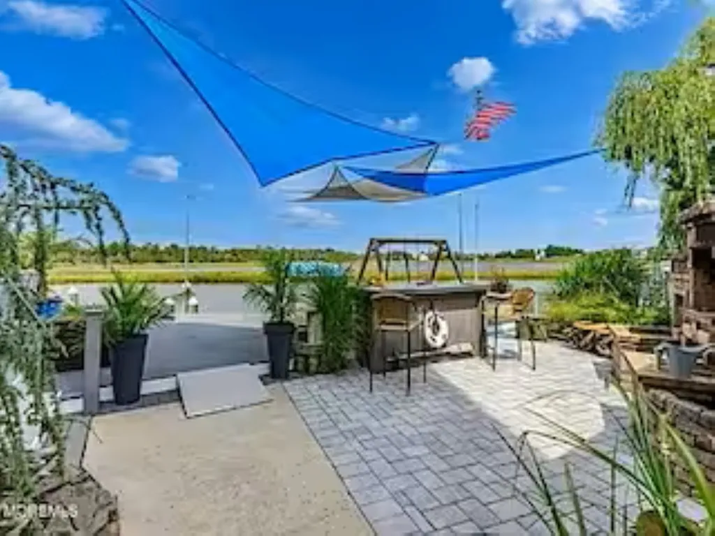 Sail lounge by the brick oven