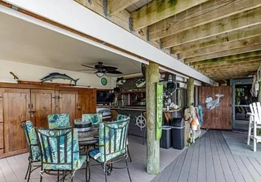 Dining next to the outdoor  kitchen