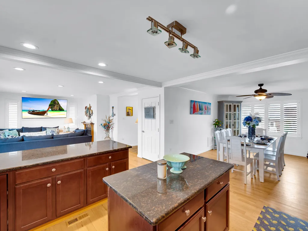 kitchen/dining
