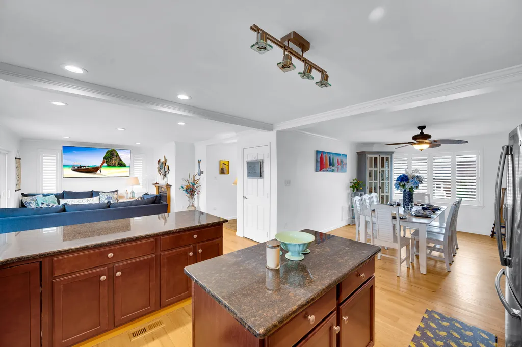 kitchen/dining