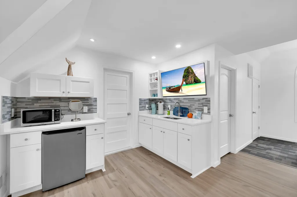 Penthouse ste. kitchenette 