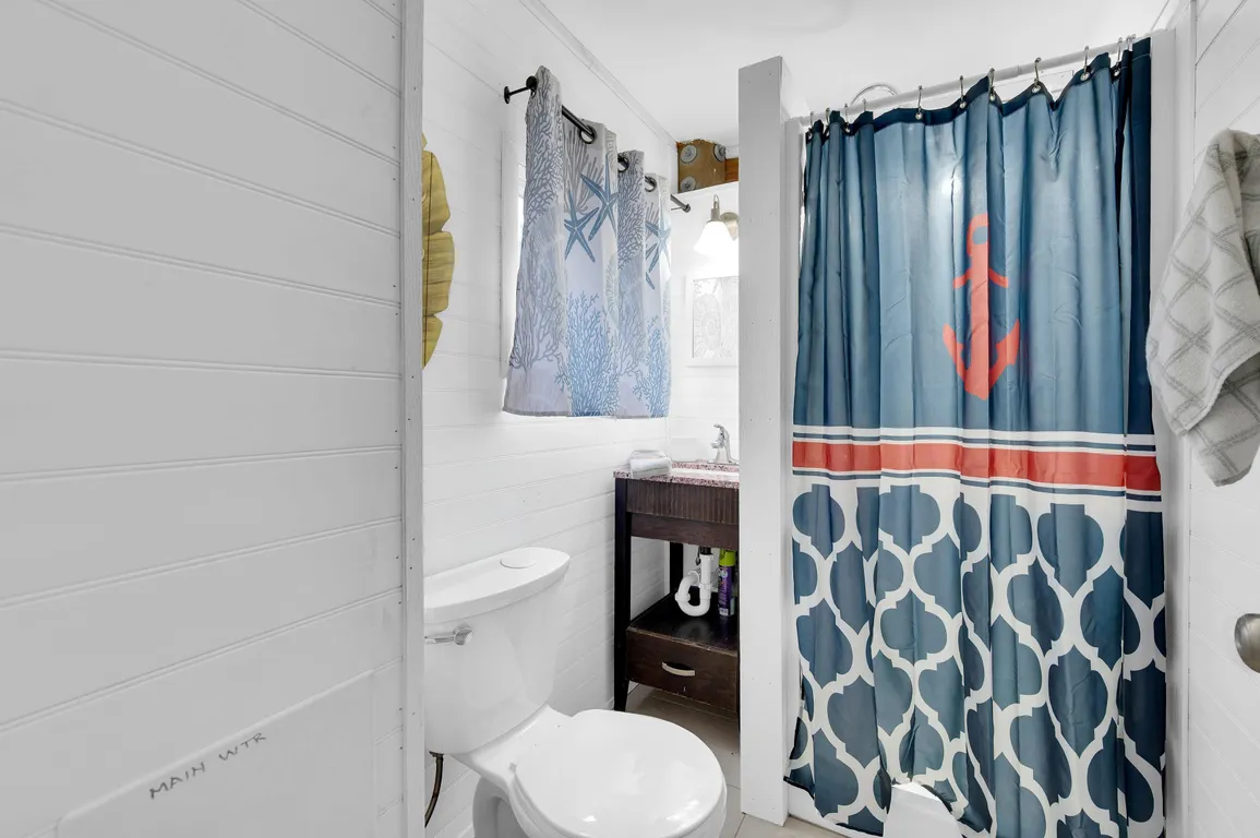 Margaritaville bath - level 1