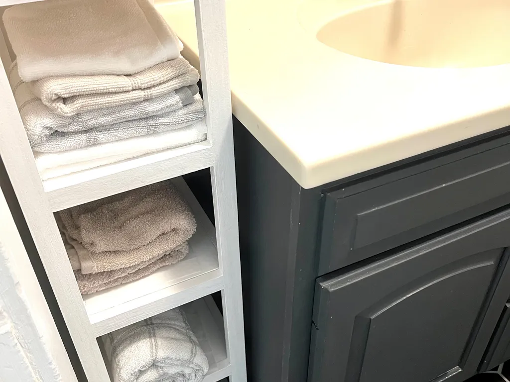 floor 1 bath