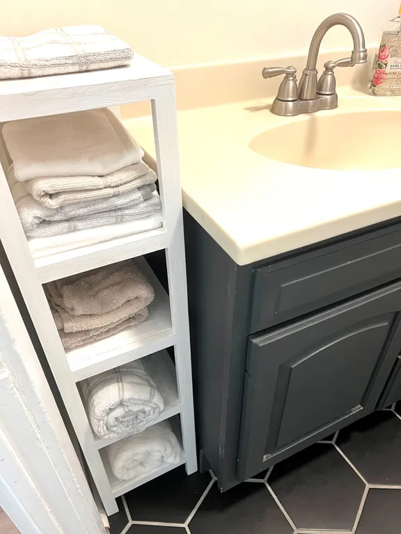 floor 1 bath