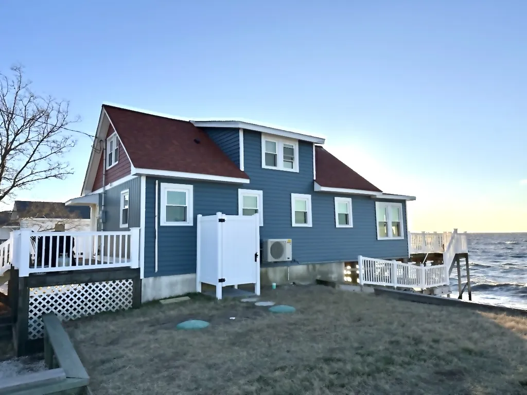 House, right, outdoor shower