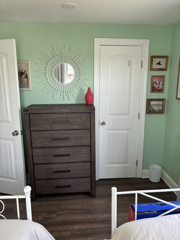 Puppy Love room- 2nd floor, 3 twins (one is a trundle)
