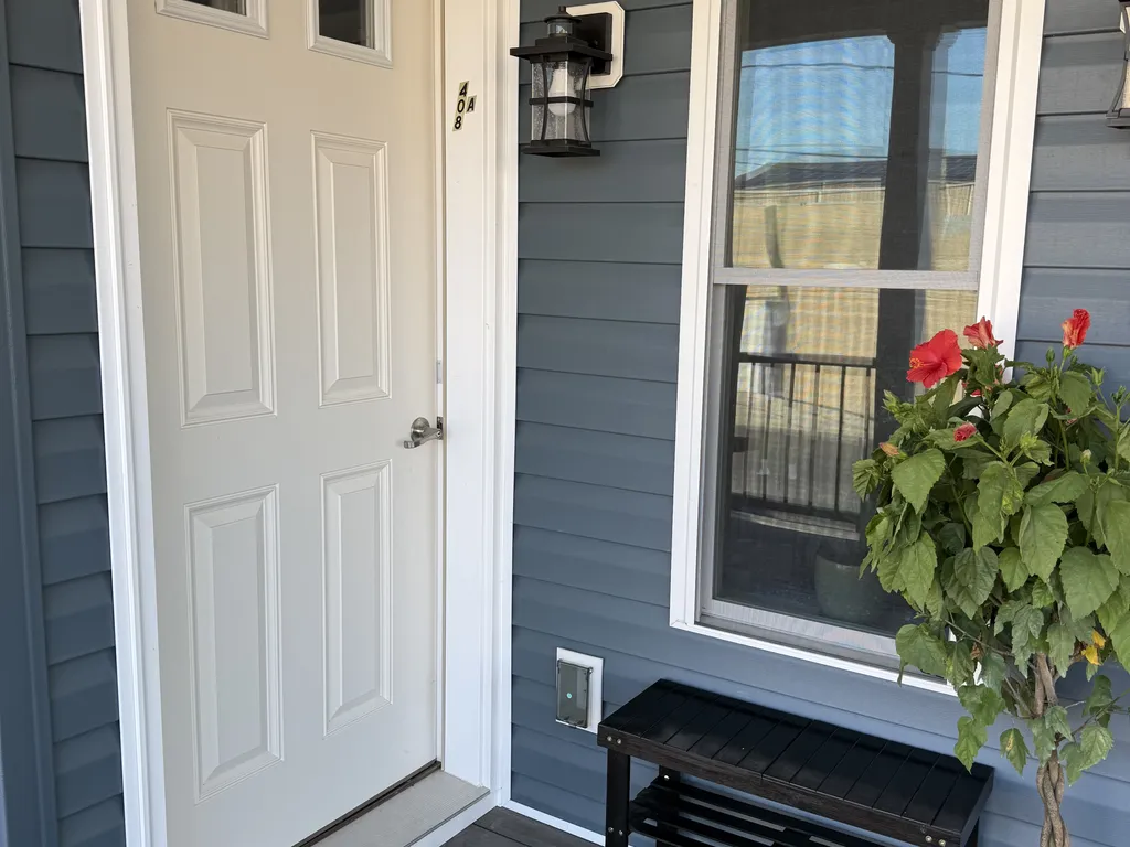 Front Entry with shoe rack 