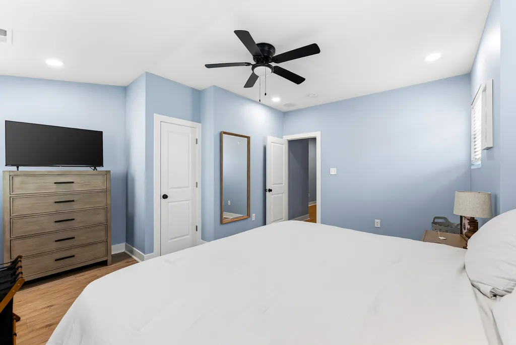 Primary bedoom 