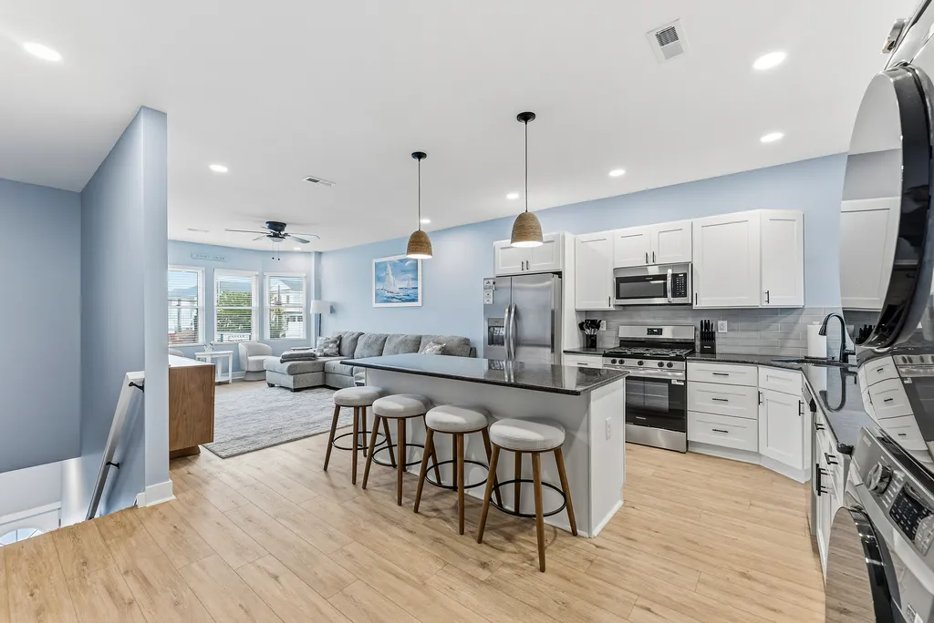 Kitchen and living room 