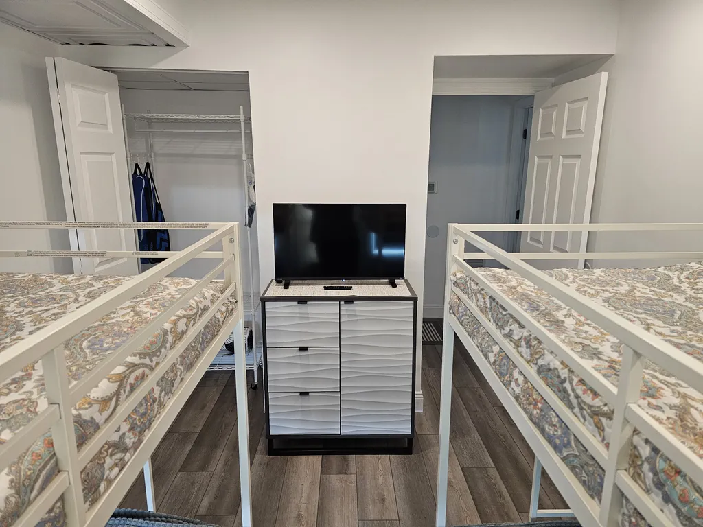 2nd bedroom, 2 twin bunk beds