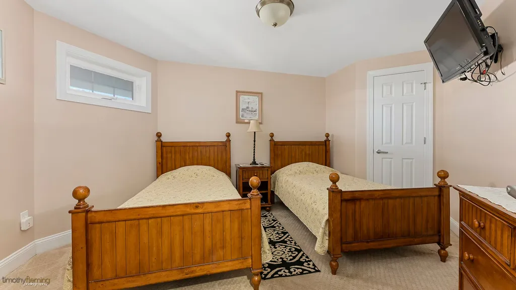 3rd Bedroom - (2) twins