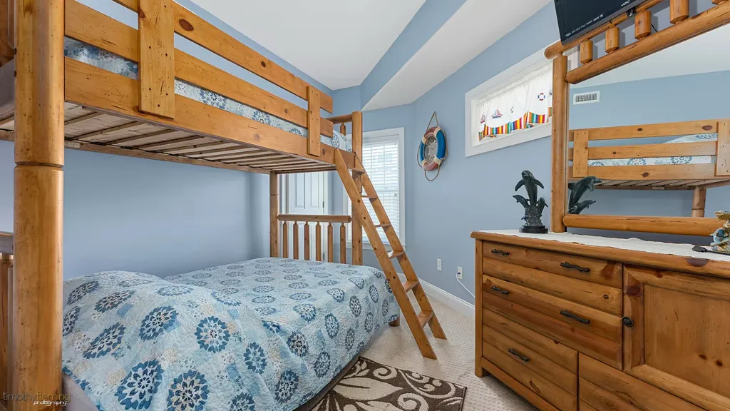 4th Bedroom - twin over full