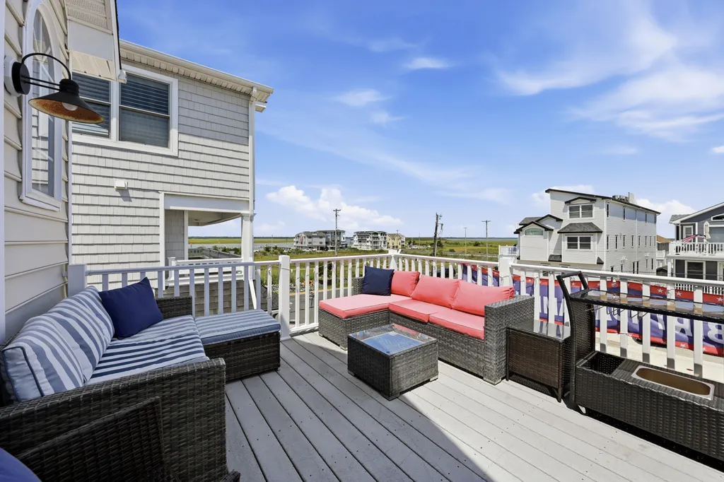 Third floor front deck