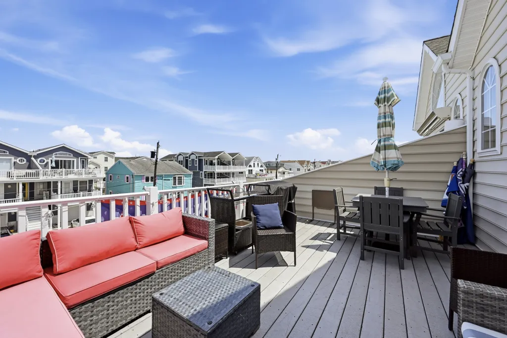 Third floor front deck