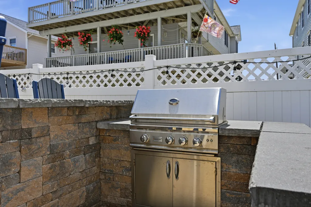 Built in BBQ grill