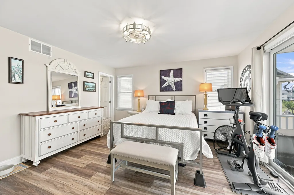 Second floor primary bedroom