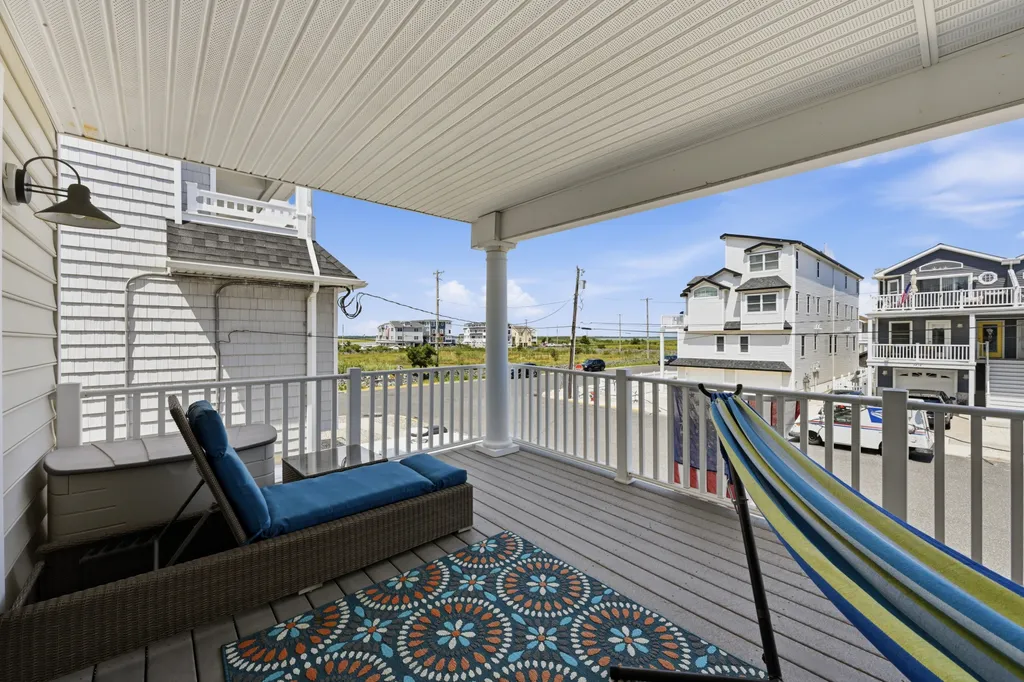 Second floor front deck
