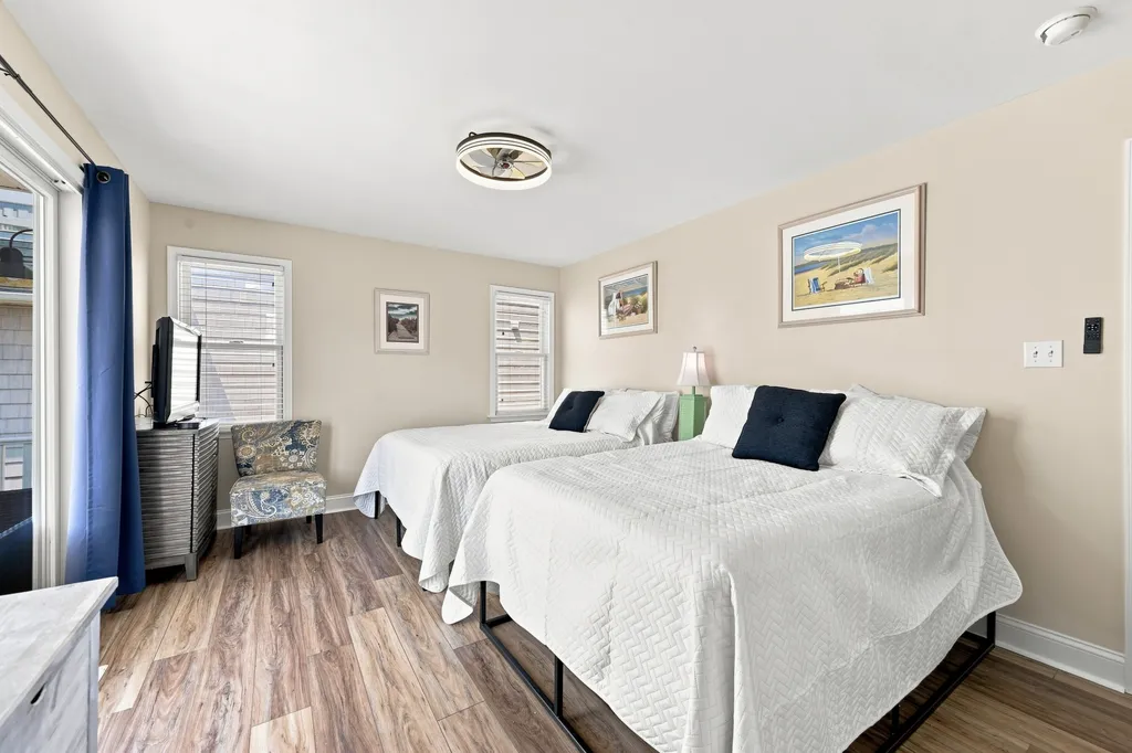 Second floor back bedroom.  1 Queen, 1 Full.