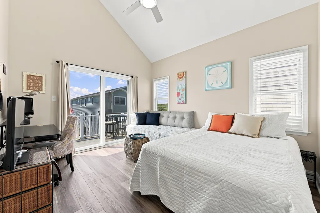 Third floor bedroom.  1 Queen, 1 Twin