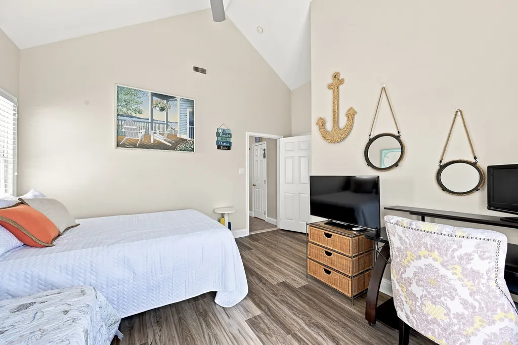 Third floor bedroom