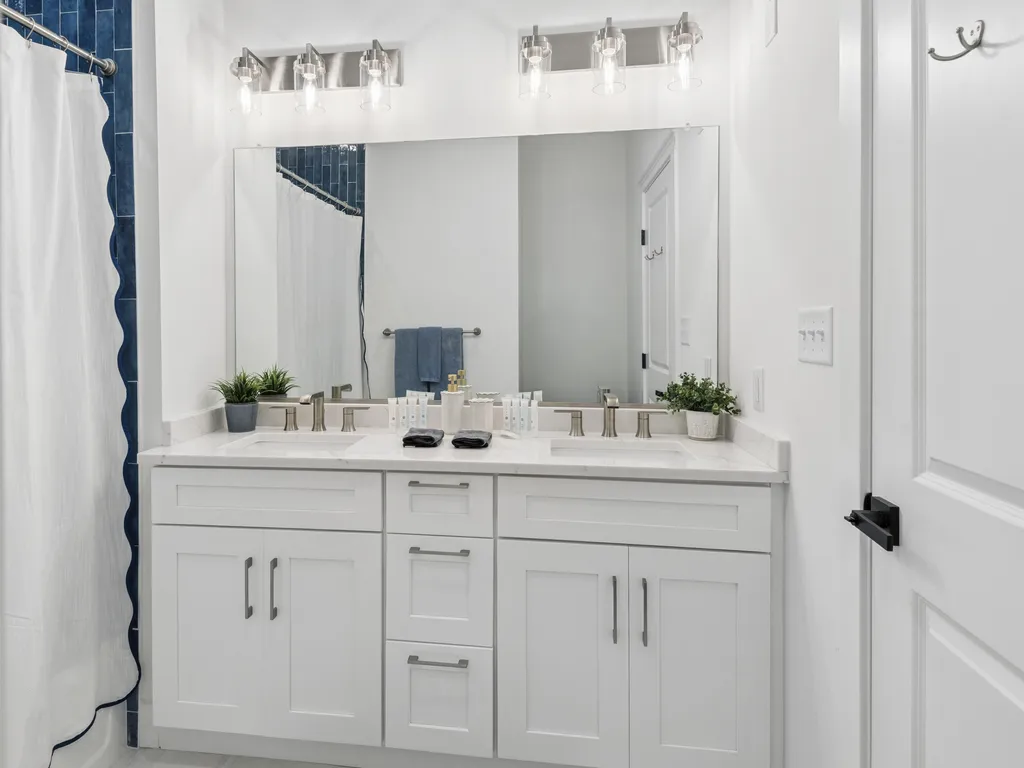 2nd bathroom