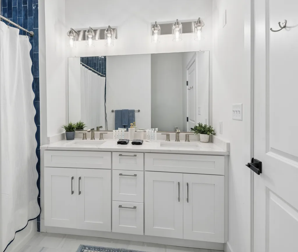 2nd bathroom