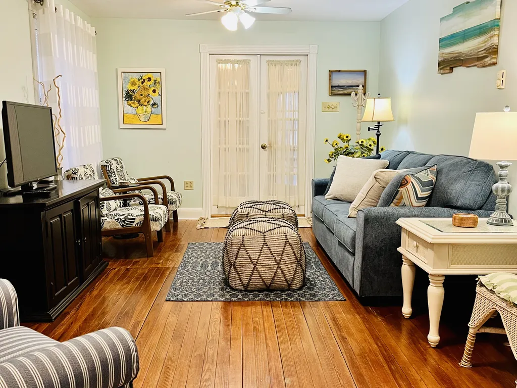 Spacious living room with plenty of seating