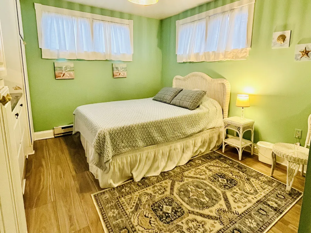 Primary Suite with Queen Bed