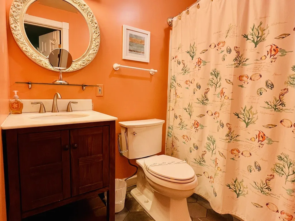 En suite bath in Primary Suite
