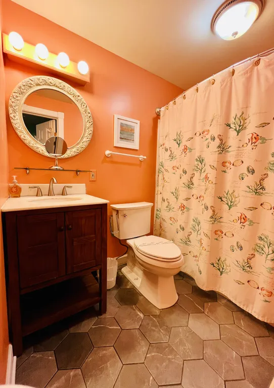 En suite bath in Primary Suite