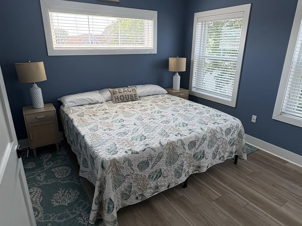 King Bed En Suite